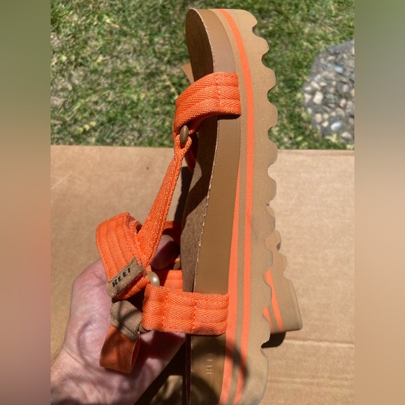 Reef Cushion Rem Hi Platform Sandals Orange Woman’s Size 9.5 - Picture 3 of 6